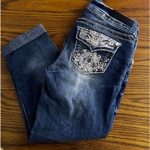 Wallflower bedazzled capris